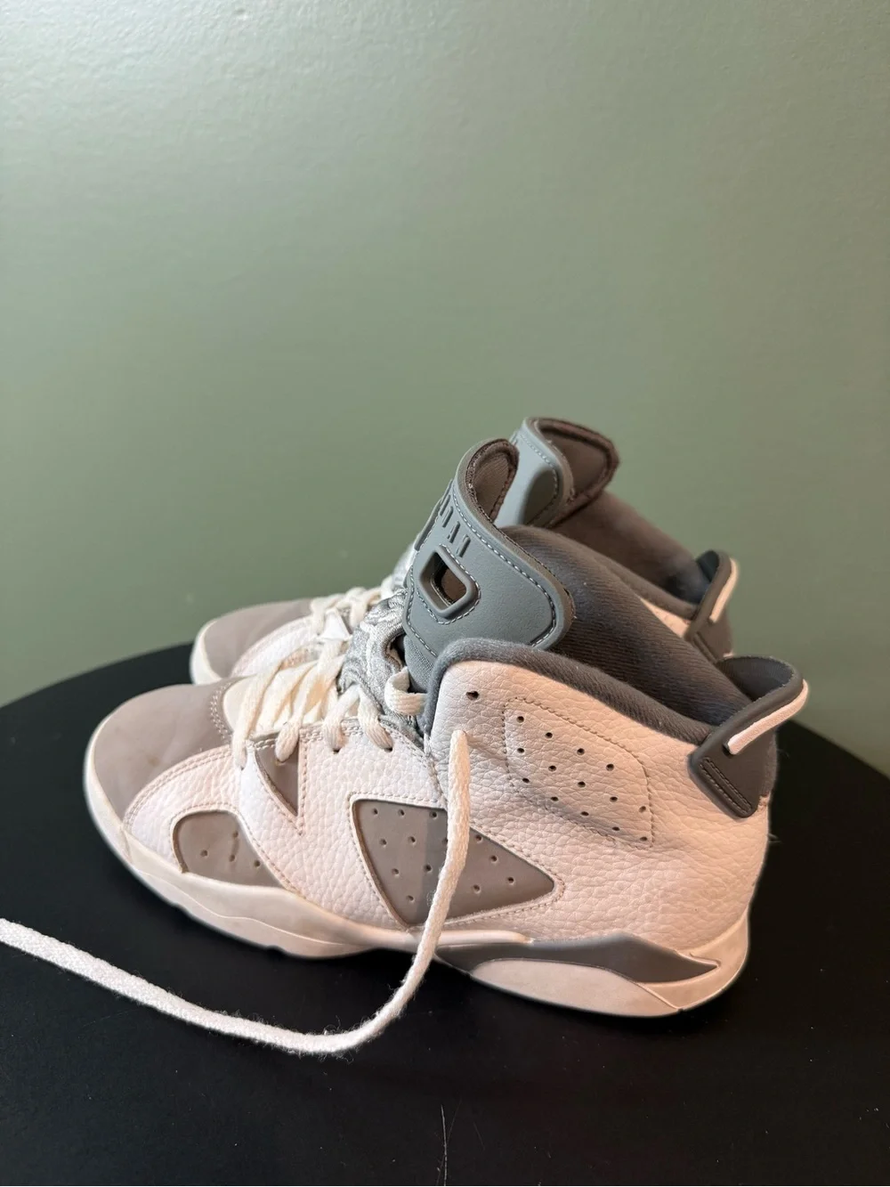 Tyler Jordan 6 retro, gray, and white sides 2,5Y sz